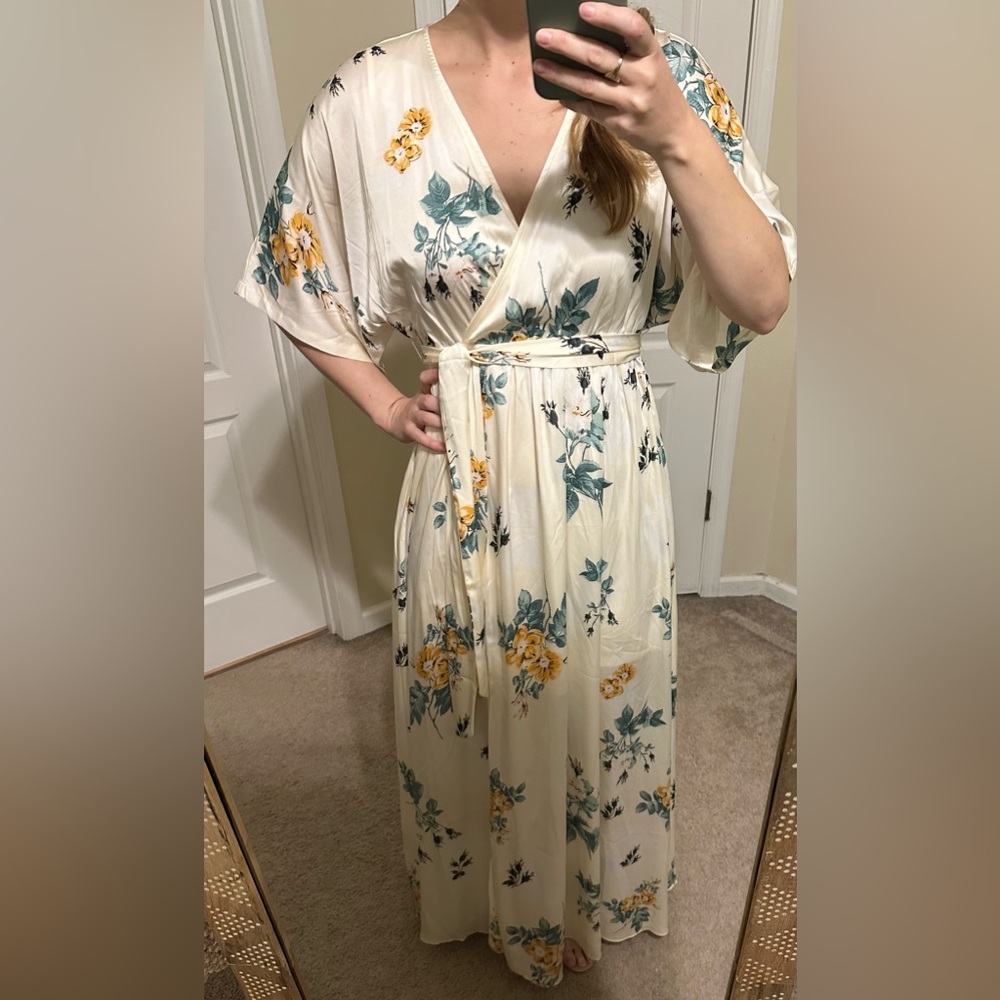 Baltic Born Kimono Flower Silky Dress, M, NWT
